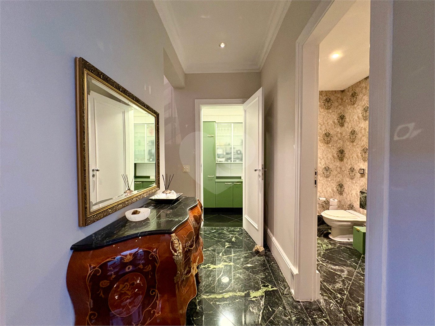 Casa à venda com 5 quartos, sendo 4 suítes, no condomínio Pignatari, São Paulo - SP