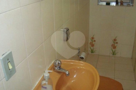 Casa à venda com 3 quartos, sendo 1 suíte,  em Jardim Aeroporto, São Paulo, SP