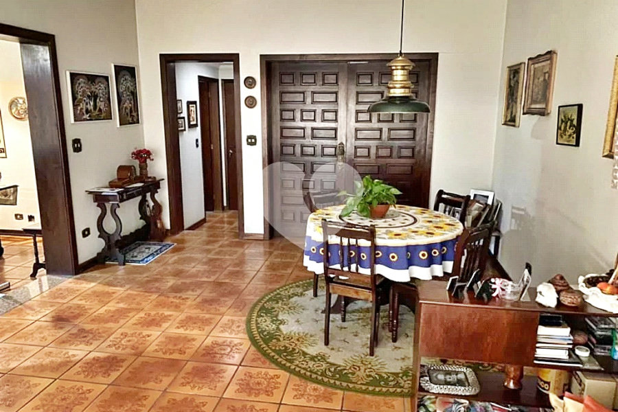 Casa à venda com 3 quartos, sendo 1 suíte, em Vila Albertina, São Paulo, SP