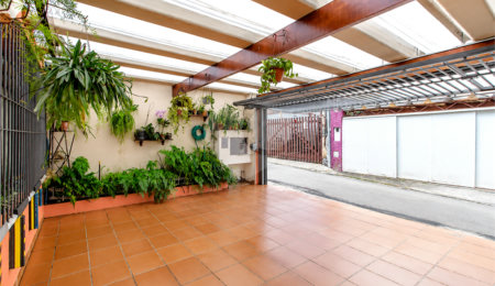Casa de Vila à venda com 4 quartos, sendo 2 suítes,  em Chácara Santo Antônio (zona Sul), São Paulo, SP