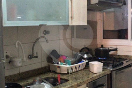 Casa à venda com 3 quartos, sendo 1 suíte, no condomínio Villaggio Portobello, São Paulo - SP