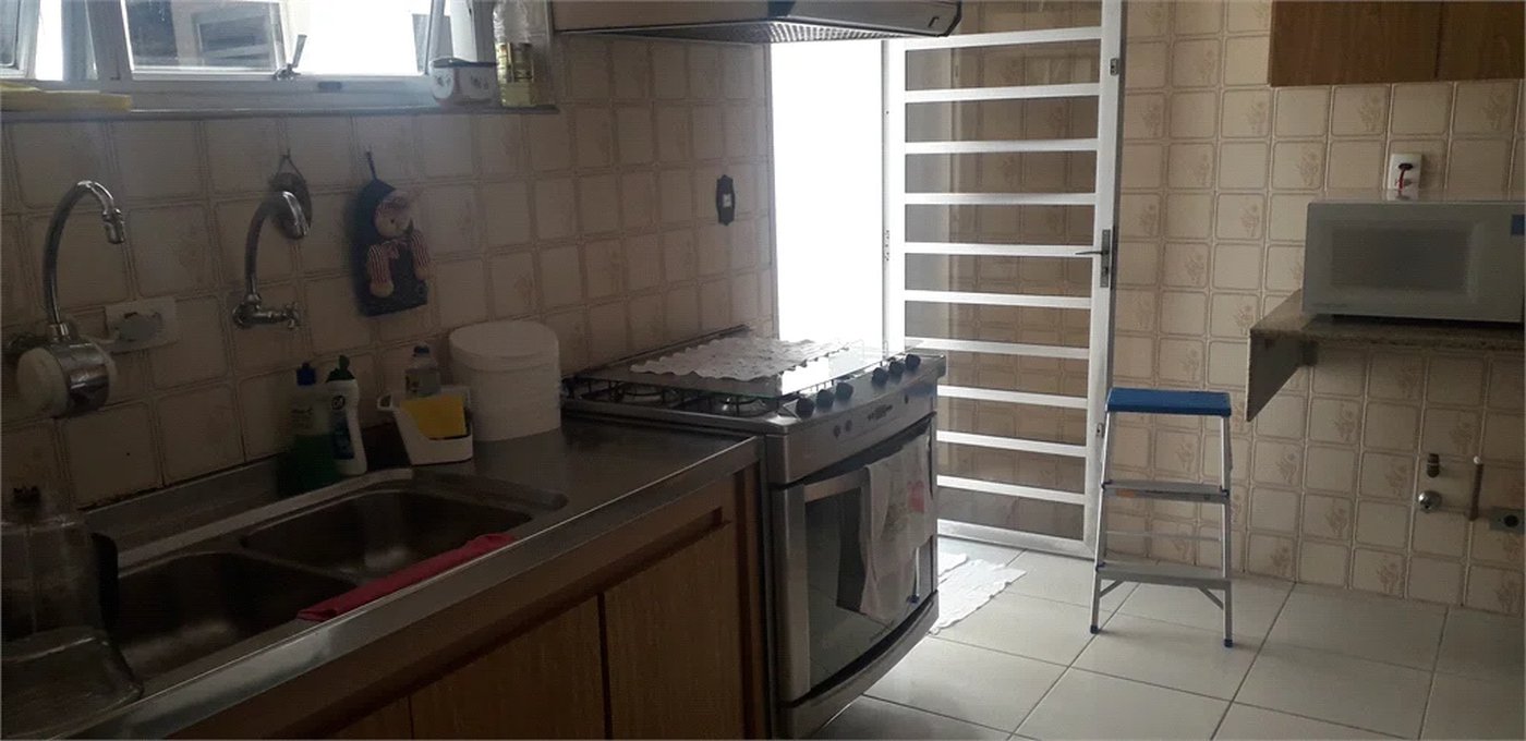 Casa à venda com 3 quartos, sendo 2 suítes,  em Jardim Leonor, São Paulo, SP