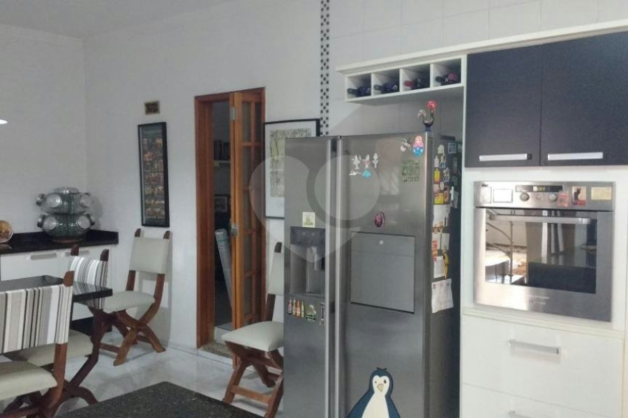 Sobrado à venda com 3 quartos, sendo 1 suíte, em Tremembé, São Paulo, SP