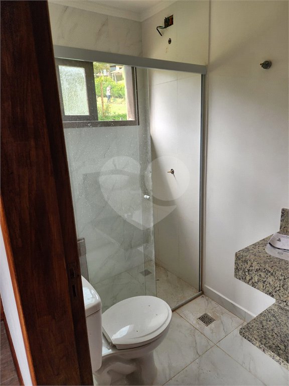 Casa à venda com 2 quartos, sendo 1 suíte, no condomínio Chácara Pedra Grande, Atibaia - SP