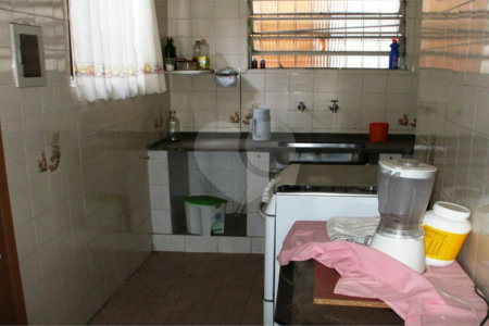 Sobrado à venda com 3 quartos em Chora Menino, São Paulo, SP