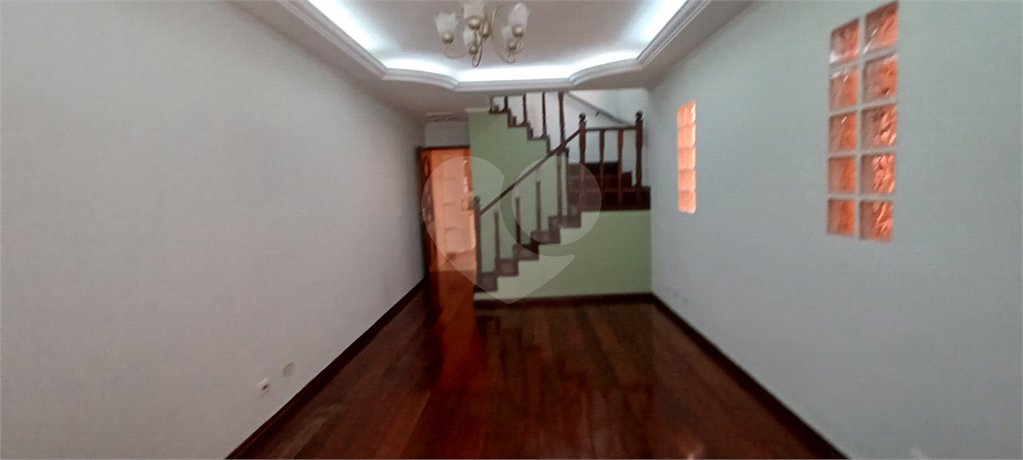 Sobrado à venda com 3 quartos, sendo 1 suíte, em Parque Renato Maia, Guarulhos, SP