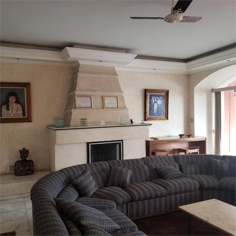 Casa à venda com 6 quartos, sendo 4 suítes, em Vila Sônia, São Paulo, SP