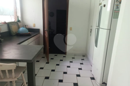 Casa à venda com 3 quartos, sendo 2 suítes, em Morumbi, São Paulo, SP