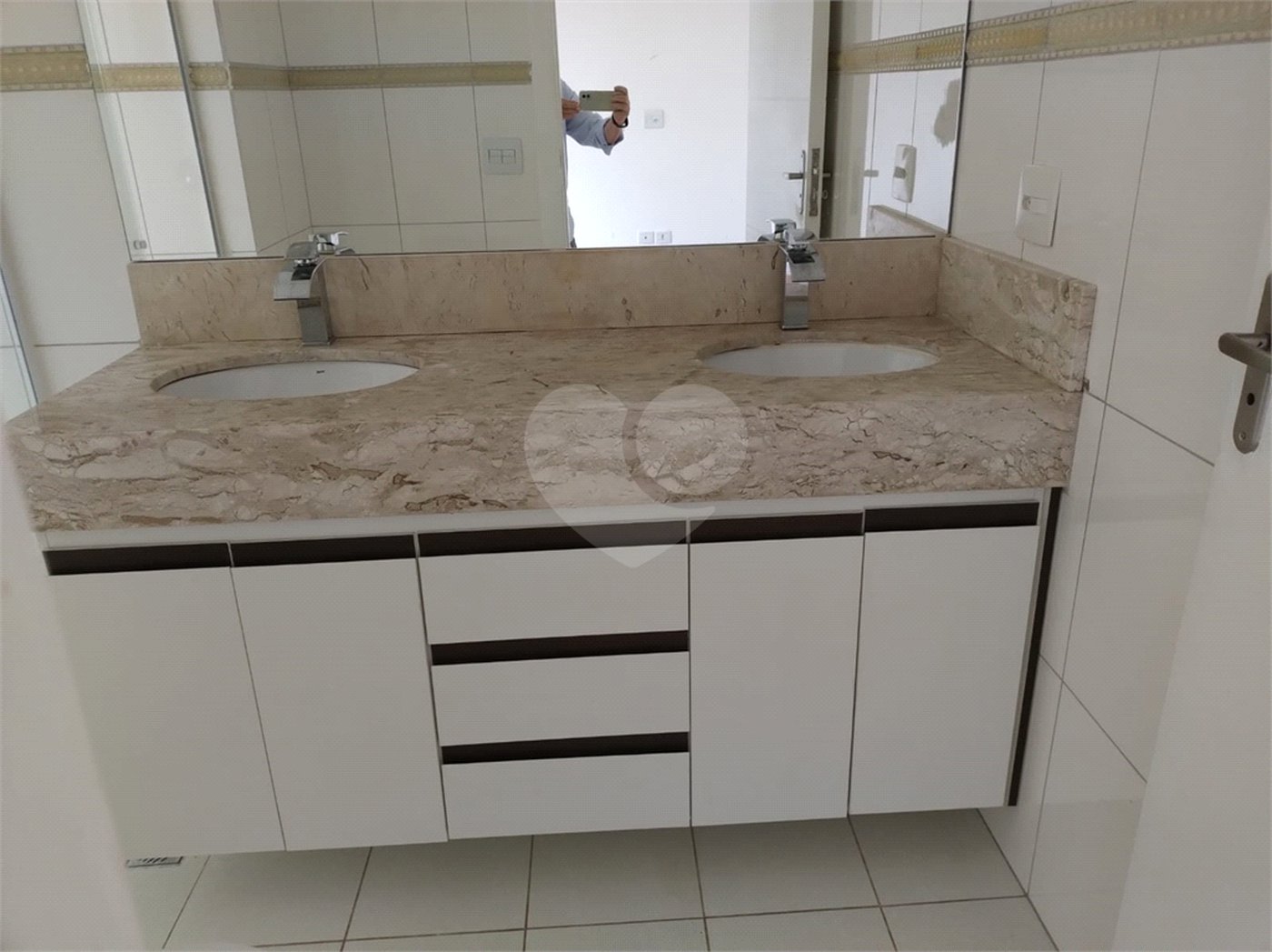 Apartamento à venda ou para alugar com 3 suítes em Indianópolis, São Paulo, SP