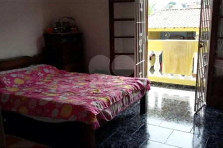 Casa à venda com 4 quartos, sendo 1 suíte, em Sesc, Suzano, SP