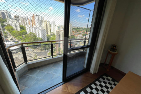 Apartamento à venda com 3 quartos, sendo 1 suíte, em Parque Bairro Morumbi, São Paulo, SP