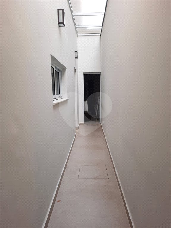 Casa à venda com 3 suítes no condomínio Ecovillagio, São Roque - SP
