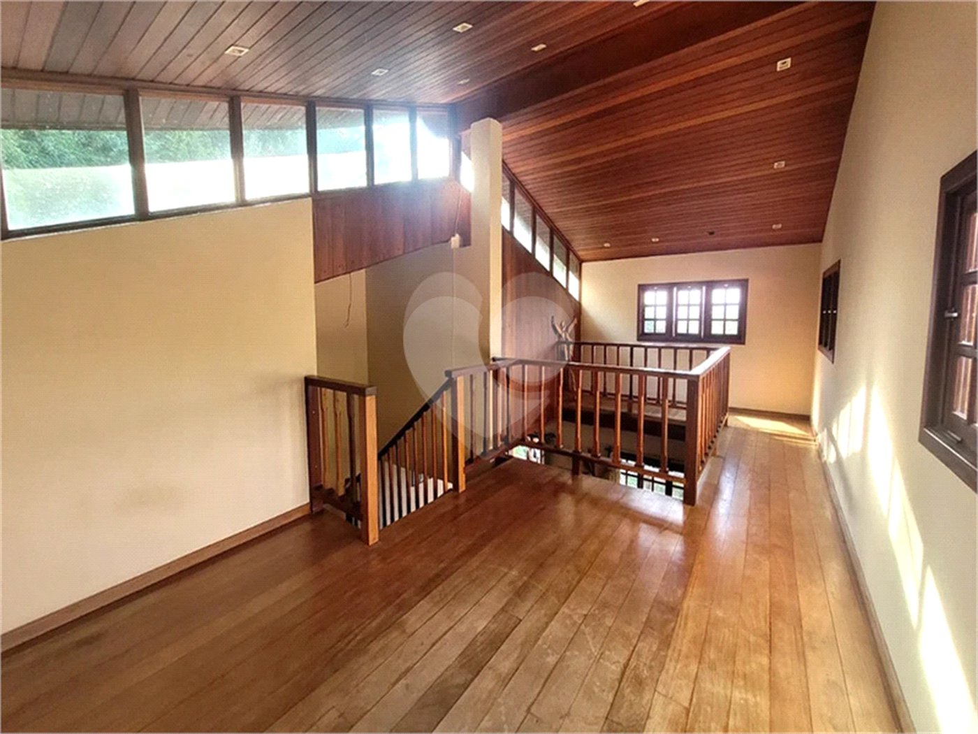 Casa à venda com 4 quartos, sendo 1 suíte, no condomínio Alpes da Cantareira, Mairiporã - SP