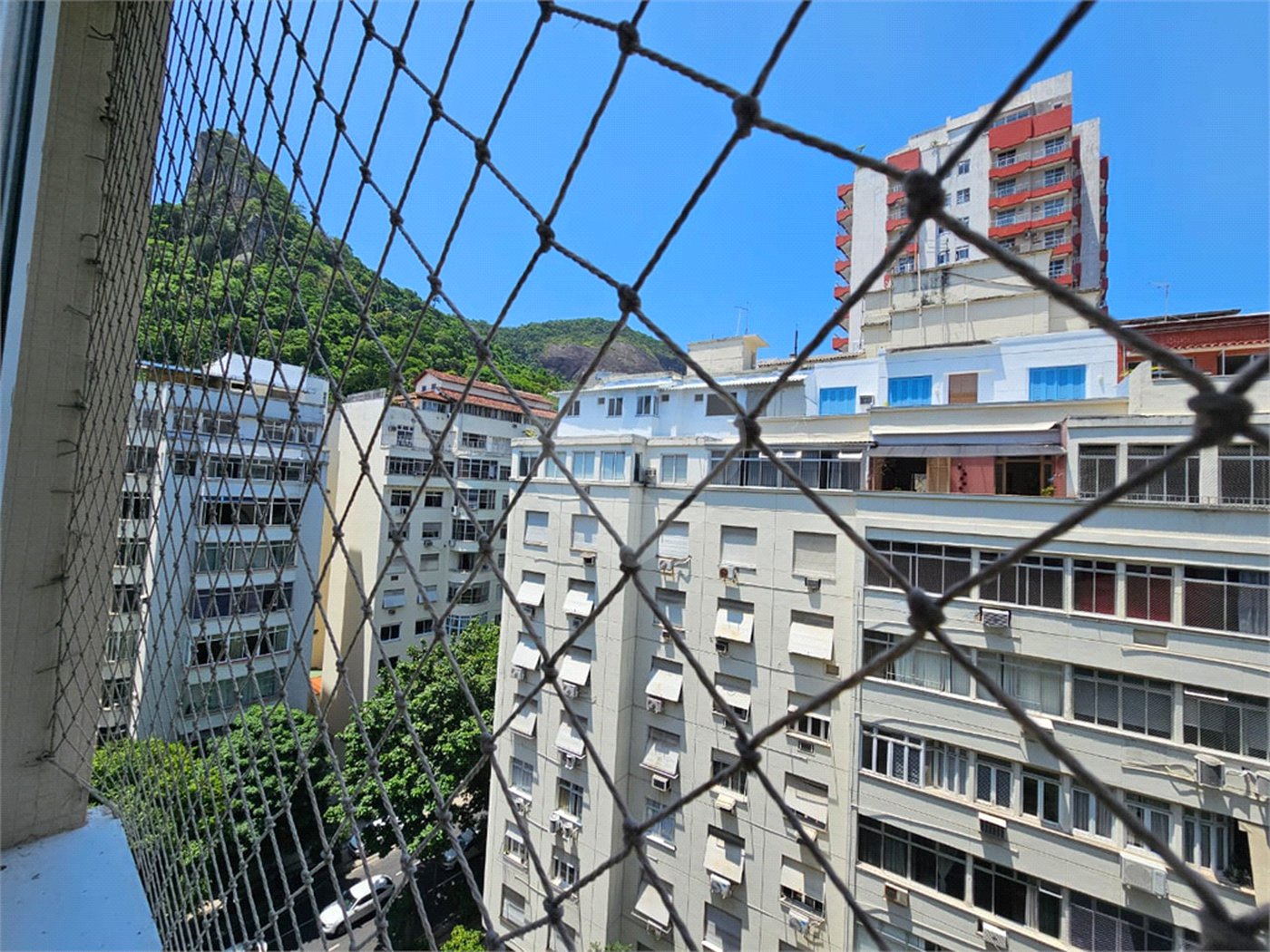 Apartamento à venda com 3 quartos, sendo 1 suíte, em Copacabana, Rio de Janeiro, RJ