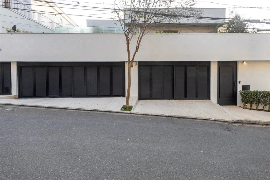Casa à venda com 4 suítes em Jardim Guedala, São Paulo, SP
