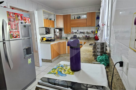 Sobrado à venda com 3 quartos, sendo 1 suíte,  em Vila Regente Feijó, São Paulo, SP