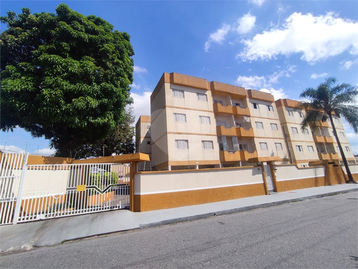 Apartamento à venda com 2 quartos, sendo 1 suíte, em Parque São Luís, Taubaté, SP