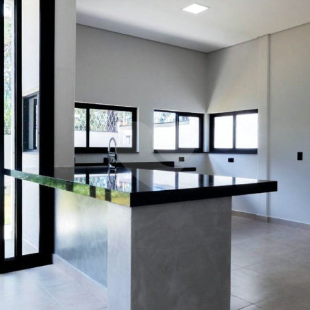 Casa à venda com 3 suítes no condomínio Belvedere I, Votorantim - SP