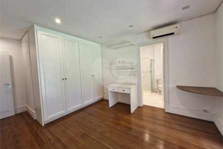 Casa à venda com 4 suítes no condomínio Chácara Flora, São Paulo - SP