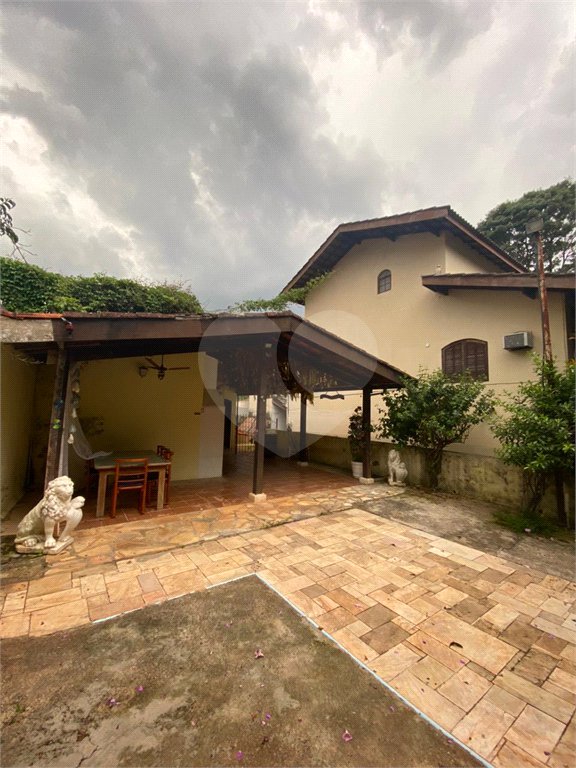 Sobrado à venda com 6 quartos, sendo 4 suítes,  em Retiro das Fontes, Atibaia, SP