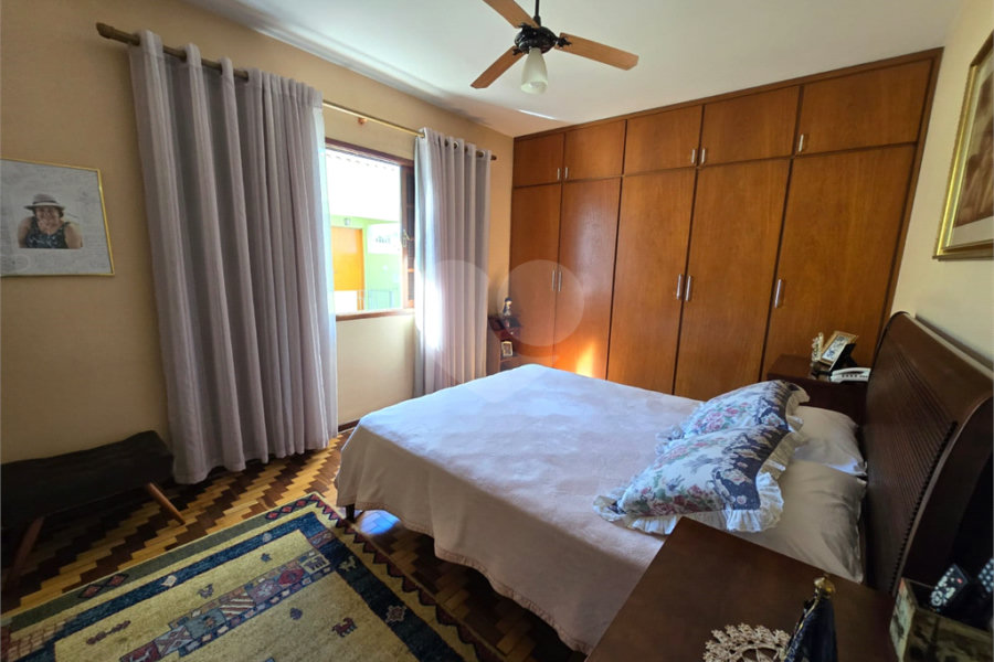 Casa à venda com 4 quartos, sendo 1 suíte, em Vila Paiva, São Paulo, SP