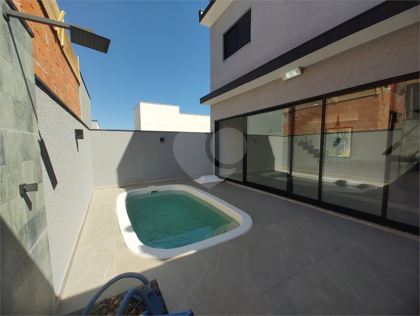 Casa à venda com 3 suítes no condomínio Terras de São Francisco, Sorocaba - SP