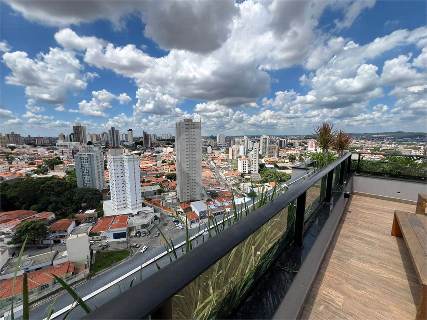 Apartamento à venda com 2 quartos, sendo 1 suíte, em Jardim Paulistano, Sorocaba, SP