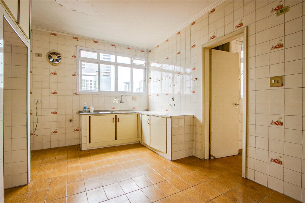 Apartamento à venda com 3 quartos, sendo 1 suíte, em Pinheiros, São Paulo, SP