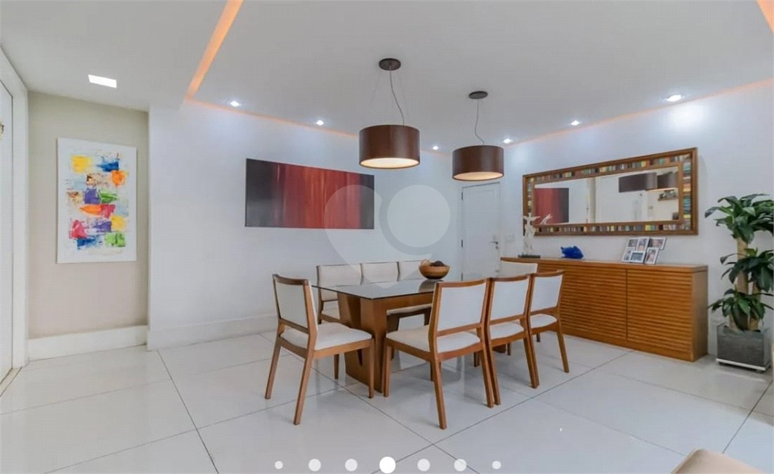 Apartamento à venda com 4 quartos, sendo 1 suíte,  em Copacabana, Rio de Janeiro, RJ