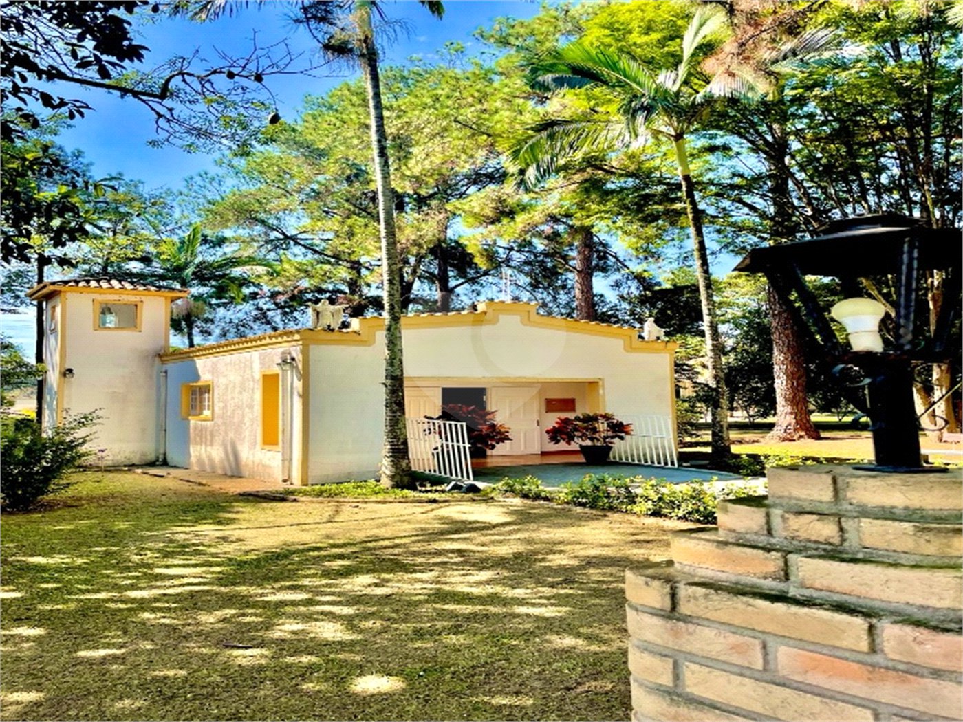 Casa à venda com 4 suítes no condomínio Vale do Lago, Sorocaba - SP