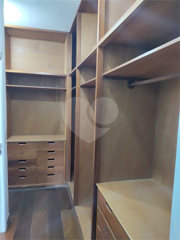 Casa à venda com 4 suítes no condomínio Estância Marambaia, Vinhedo - SP