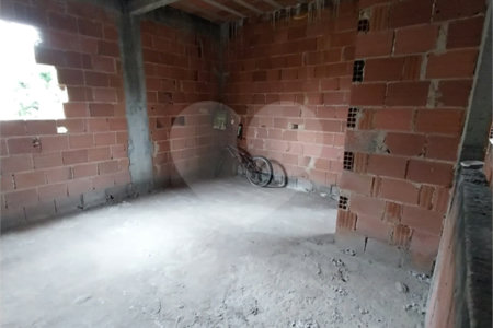 Casa à venda com 4 quartos, sendo 1 suíte, no condomínio Gramado do Mendanha, Rio de Janeiro - RJ