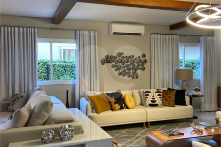 Casa à venda com 4 suítes no condomínio Marambaia, Vinhedo - SP