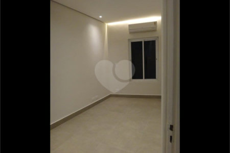 Casa à venda com 3 quartos, sendo 2 suítes,  em Mirandópolis, São Paulo, SP