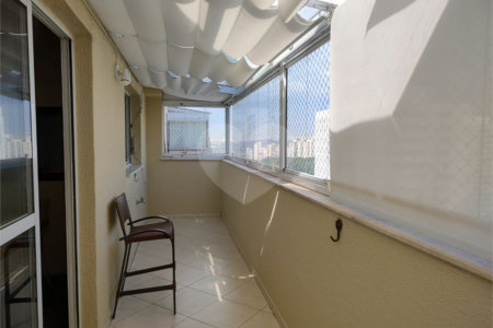 Apartamento à venda com 4 quartos, sendo 2 suítes, em Alto de Pinheiros, São Paulo, SP