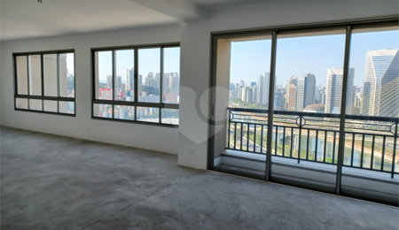 Apartamento à venda com 4 suítes em Real Parque, São Paulo, SP