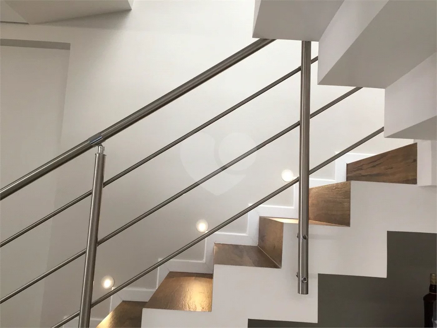 Sobrado à venda com 3 quartos, sendo 1 suíte, em Alto da Boa Vista, São Paulo, SP