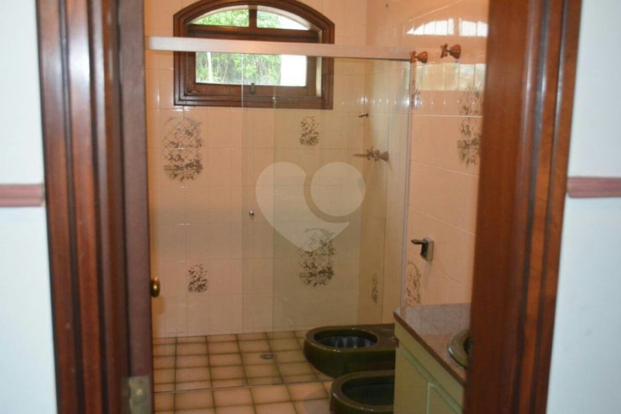 Sobrado à venda com 4 quartos, sendo 3 suítes, em Parque Edu Chaves, São Paulo, SP
