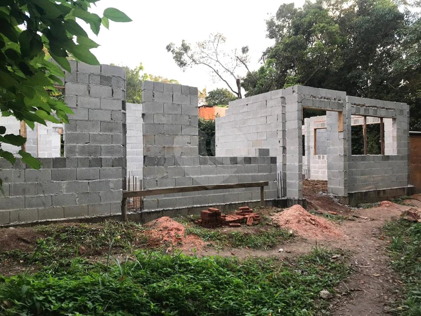 Casa à venda com 4 suítes no condomínio Alpes da Cantareira, Mairiporã - SP