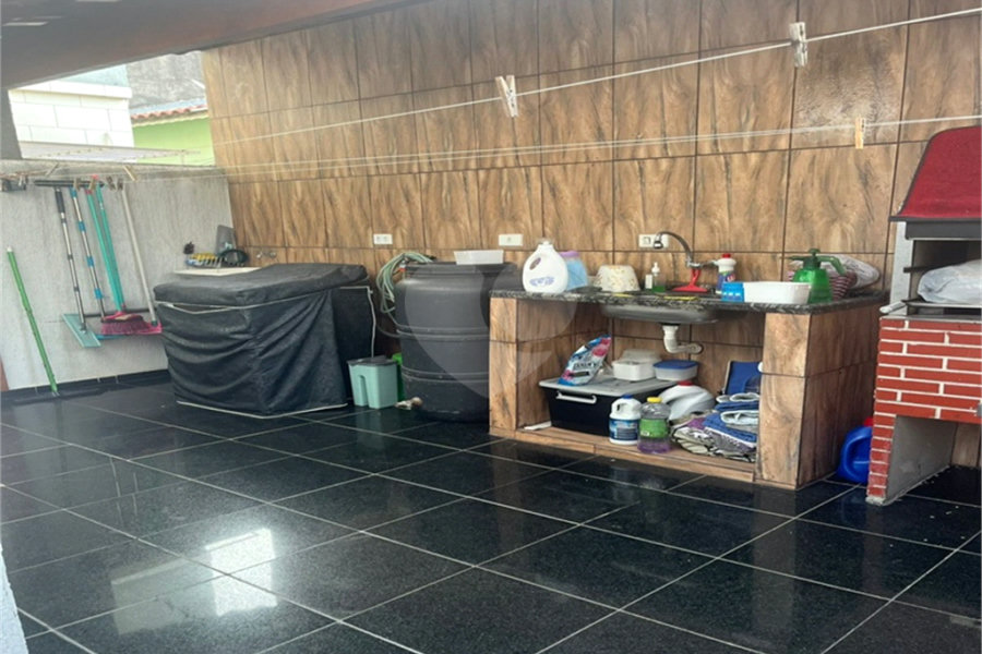 Sobrado à venda com 3 quartos, sendo 1 suíte, em Vila Galvão, Guarulhos, SP