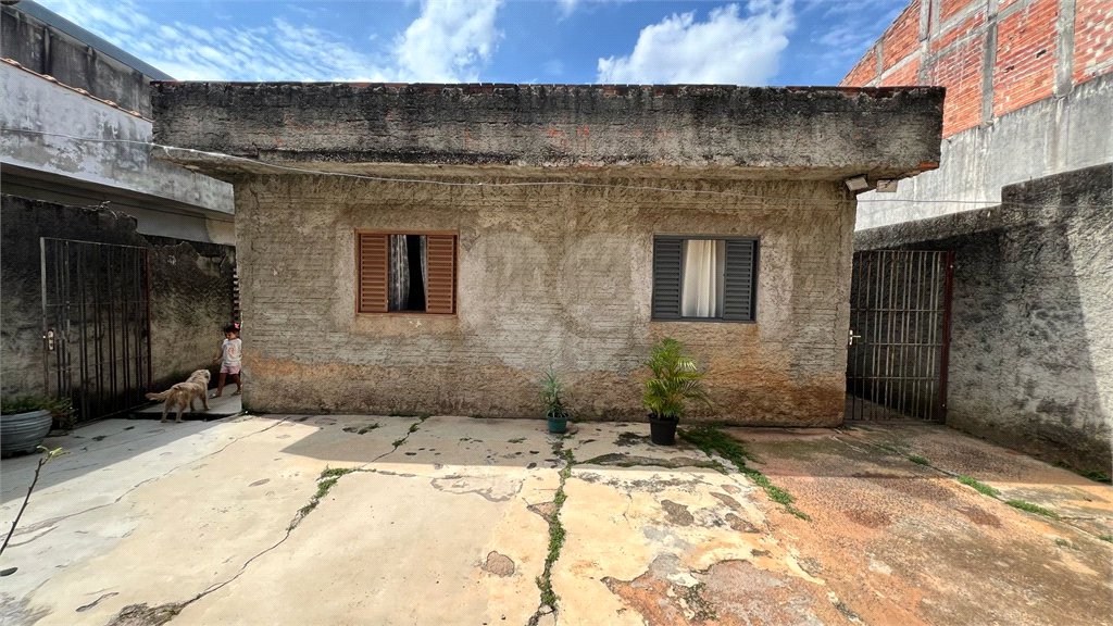 Casa à venda com 3 quartos em Jardim Madre Ângela, Poá, SP