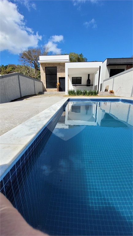 Casa à venda com 3 quartos, sendo 1 suíte, em Pedra Vermelha (terra Preta), Mairiporã, SP