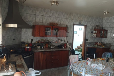 Sobrado à venda com 3 quartos, sendo 1 suíte, em Jardim Nova América, Araraquara, SP