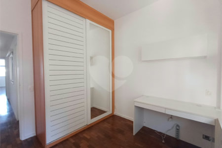 Apartamento à venda com 3 quartos, sendo 1 suíte,  em Lagoa, Rio de Janeiro, RJ