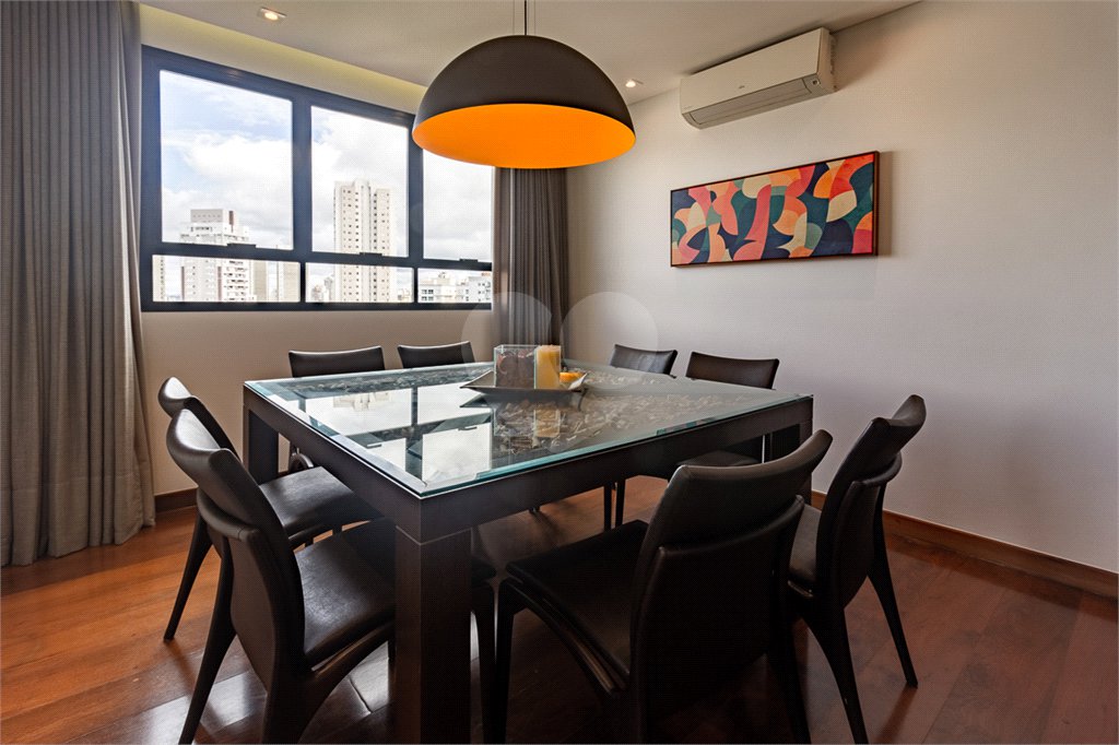 Apartamento à venda com 4 quartos, sendo 2 suítes,  em Jardim Parque Morumbi, São Paulo, SP
