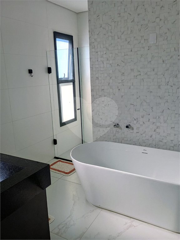 Casa à venda ou para alugar com 4 suítes no Centro, Jambeiro, SP
