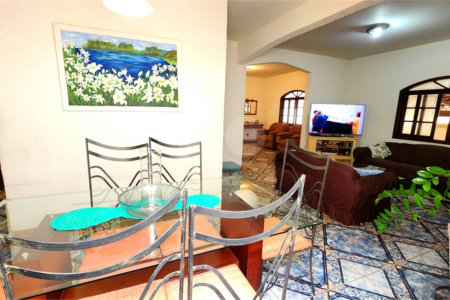 Casa à venda com 4 quartos, sendo 1 suíte, em Jardim Nova Época, Araraquara, SP