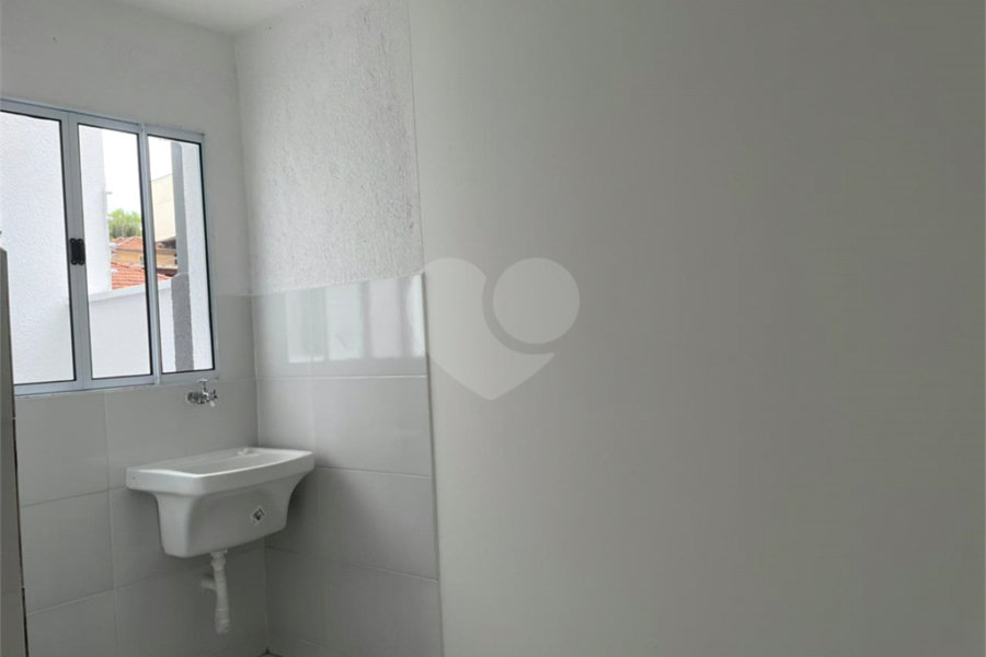 Casa à venda com 2 quartos no condomínio Hebe, São Paulo - SP