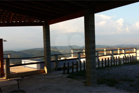 Chácara à venda com 3 quartos, sendo 1 suíte,  em Botujuru, Mogi das Cruzes, SP