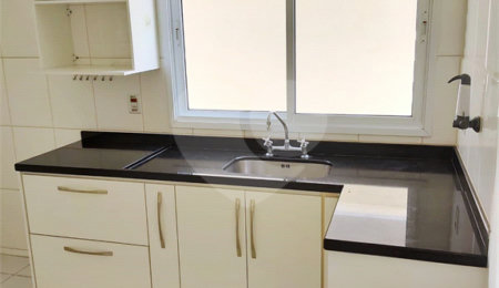 Casa à venda ou para alugar com 3 suítes no condomínio Residencial Jardim das Palmeiras, Vinhedo - SP